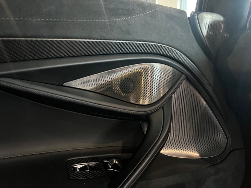 MCLAREN 720S