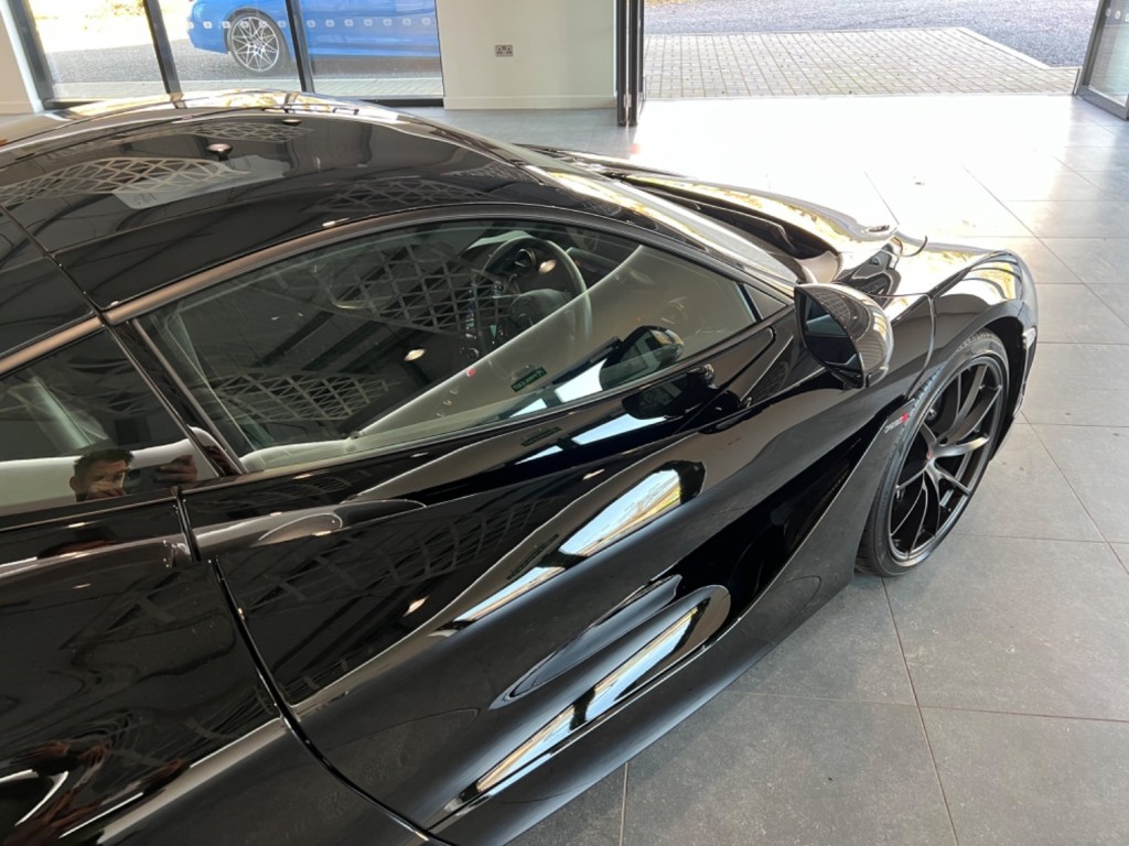 MCLAREN 720S