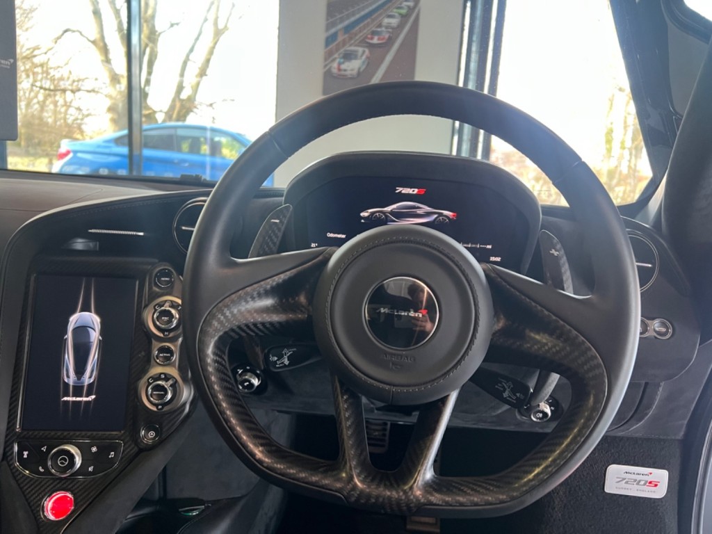 MCLAREN 720S
