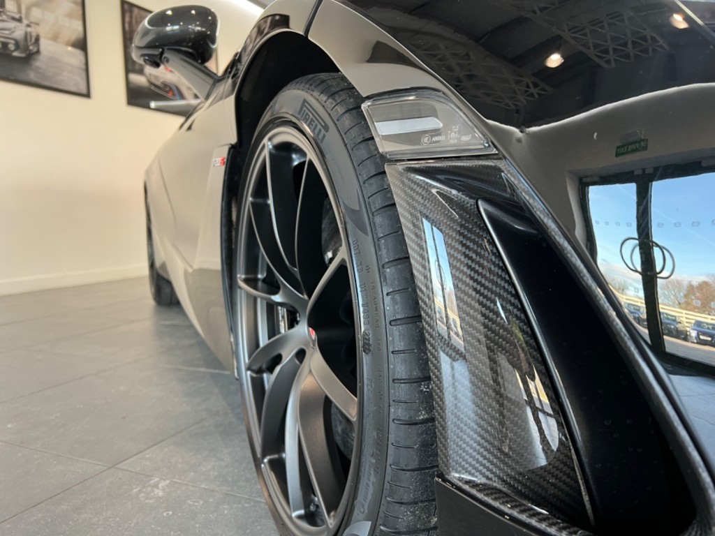 MCLAREN 720S