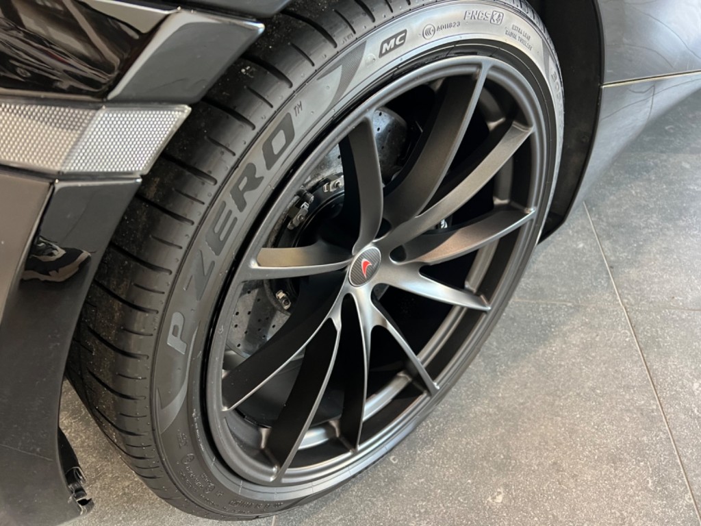 MCLAREN 720S