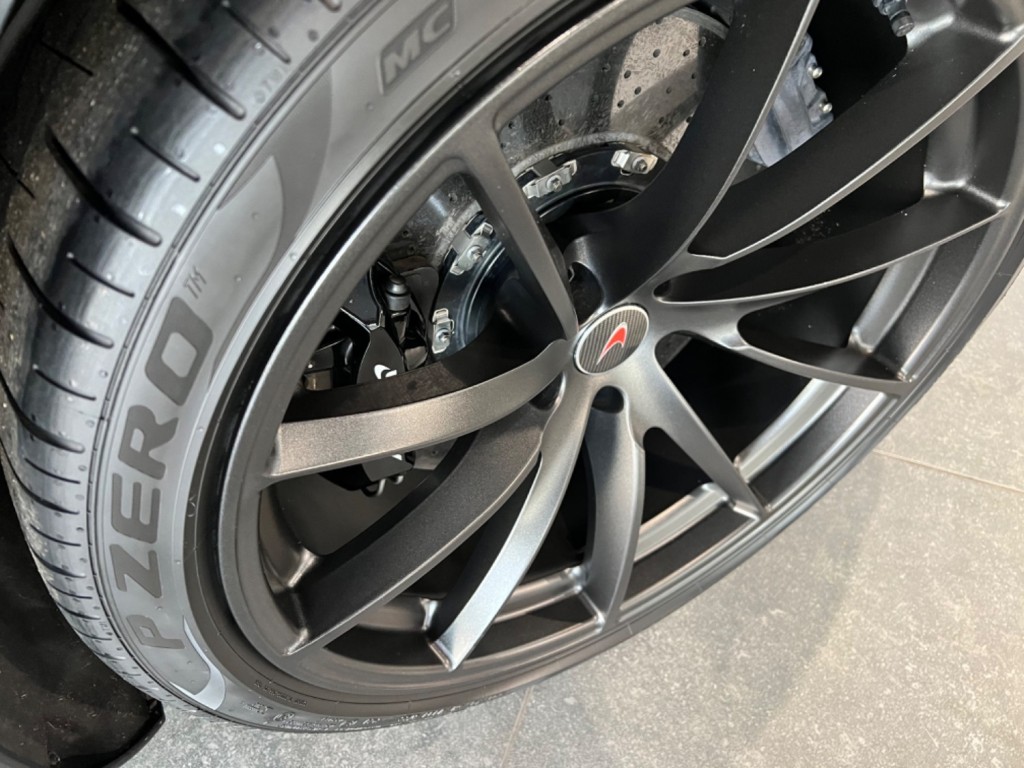 MCLAREN 720S