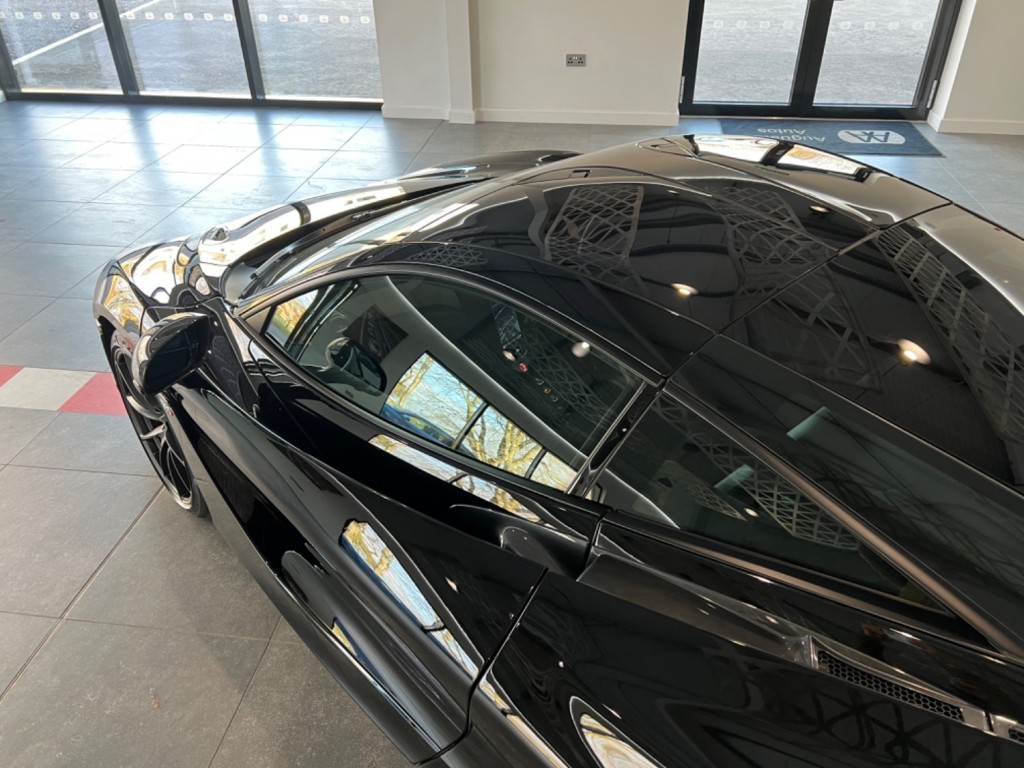 MCLAREN 720S