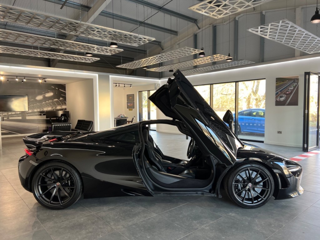MCLAREN 720S