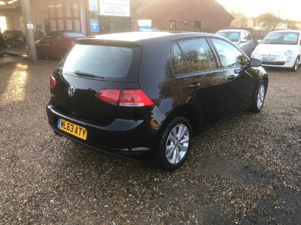 VOLKSWAGEN GOLF