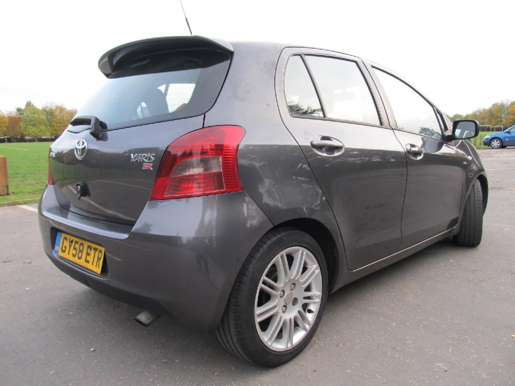 TOYOTA YARIS