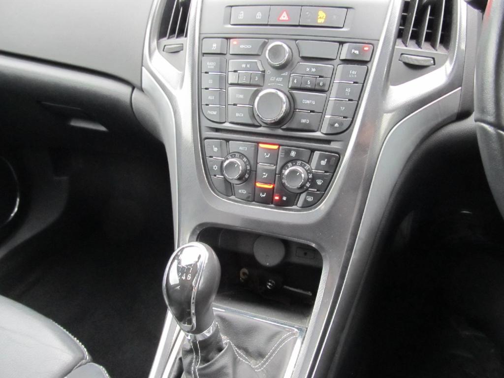 VAUXHALL ASTRA