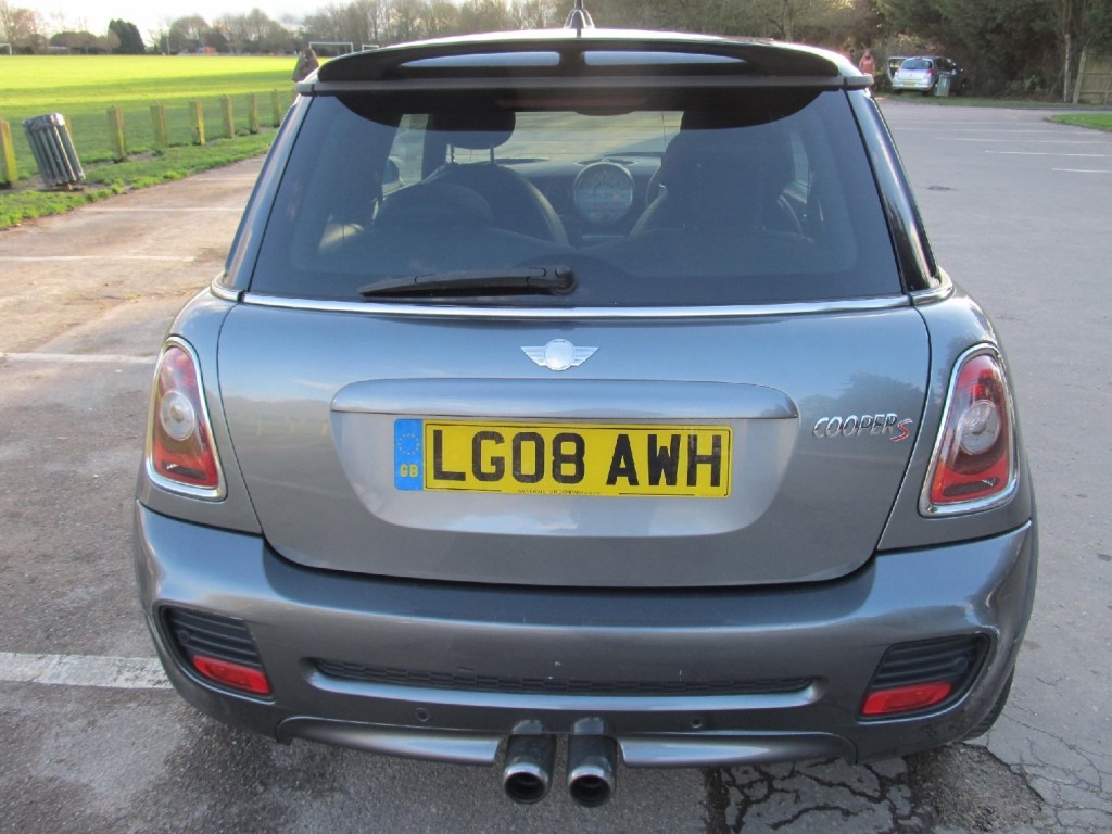 MINI HATCHBACK