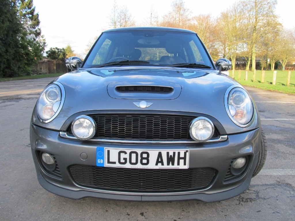 MINI HATCHBACK