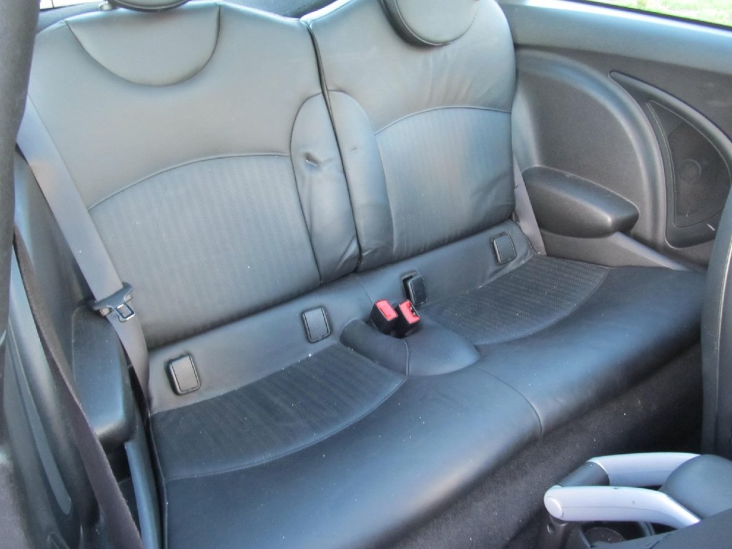 MINI HATCHBACK
