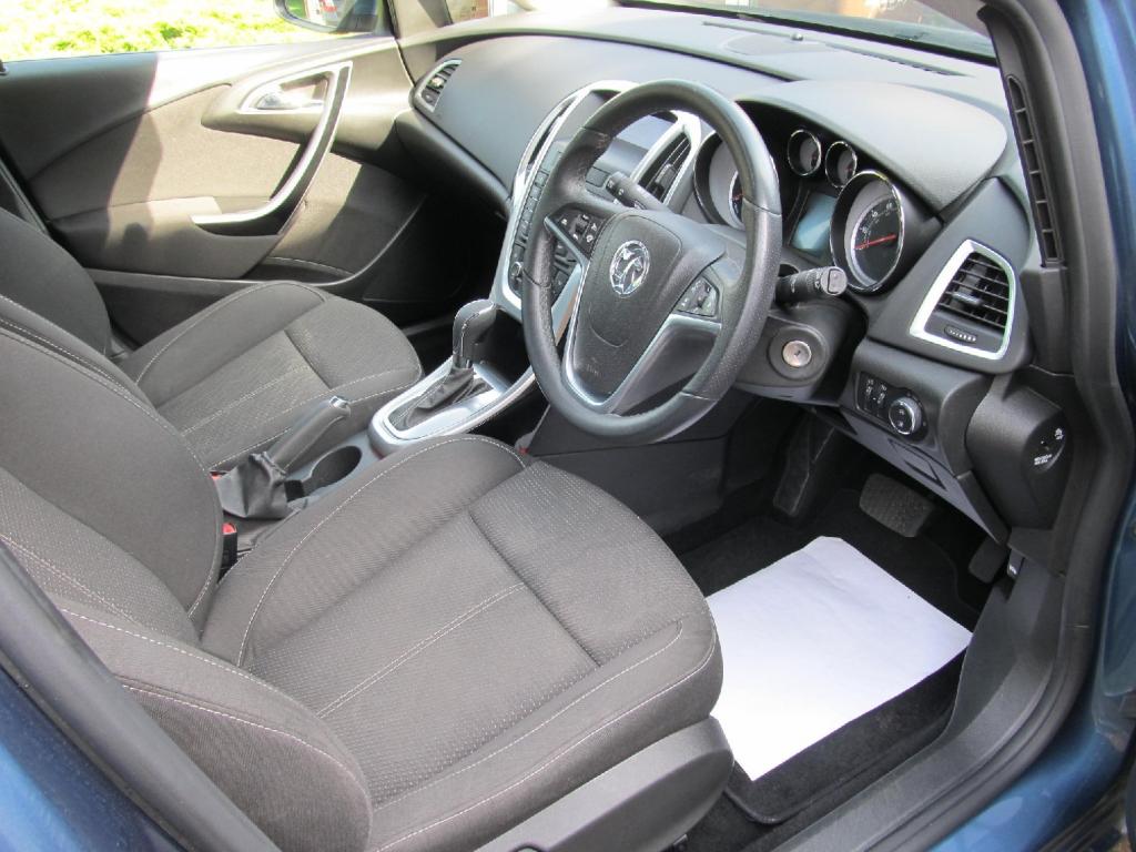 VAUXHALL ASTRA