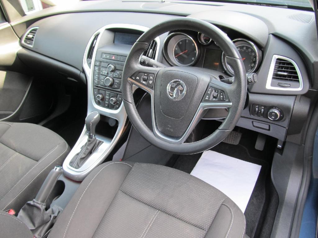 VAUXHALL ASTRA