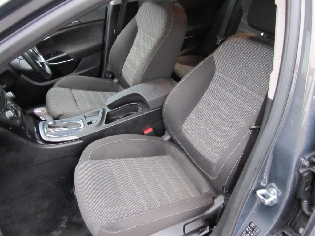VAUXHALL INSIGNIA