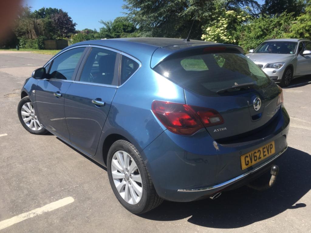 VAUXHALL ASTRA