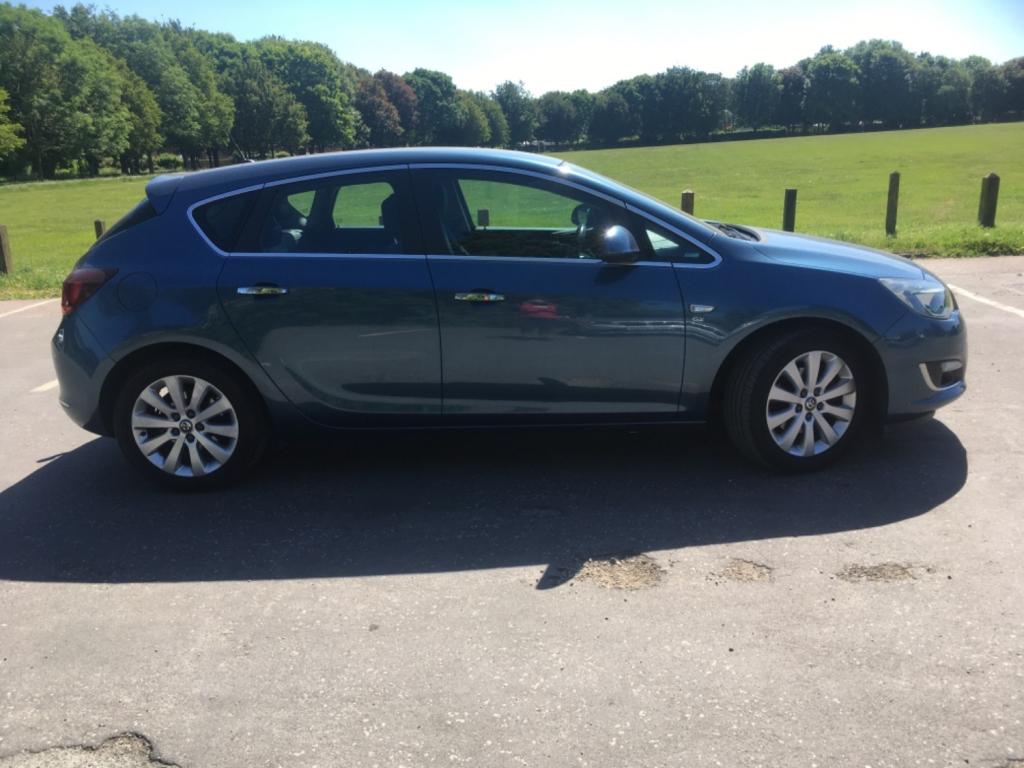 VAUXHALL ASTRA