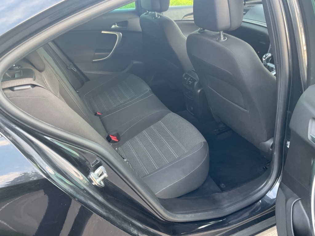 VAUXHALL INSIGNIA