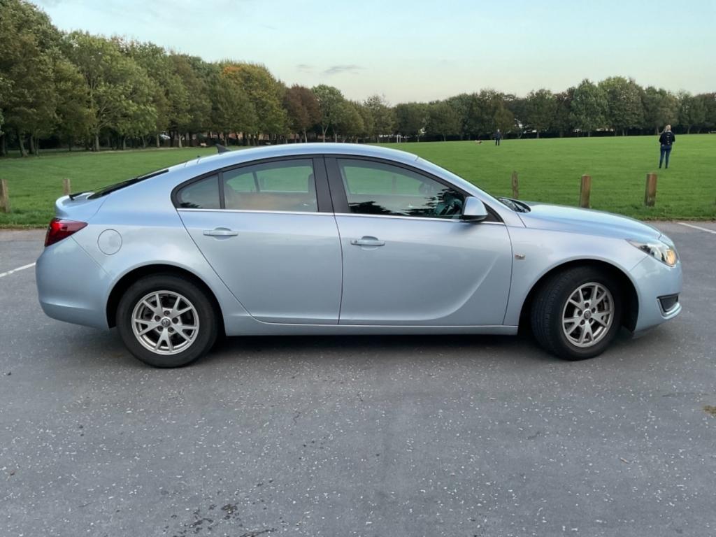 VAUXHALL INSIGNIA