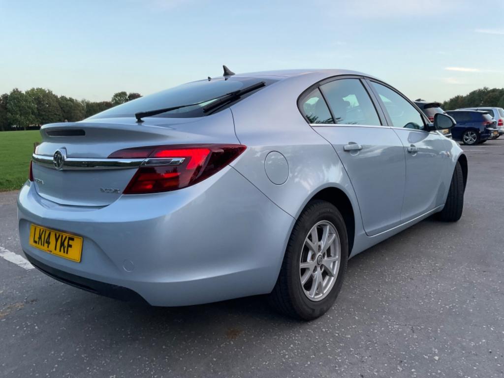 VAUXHALL INSIGNIA