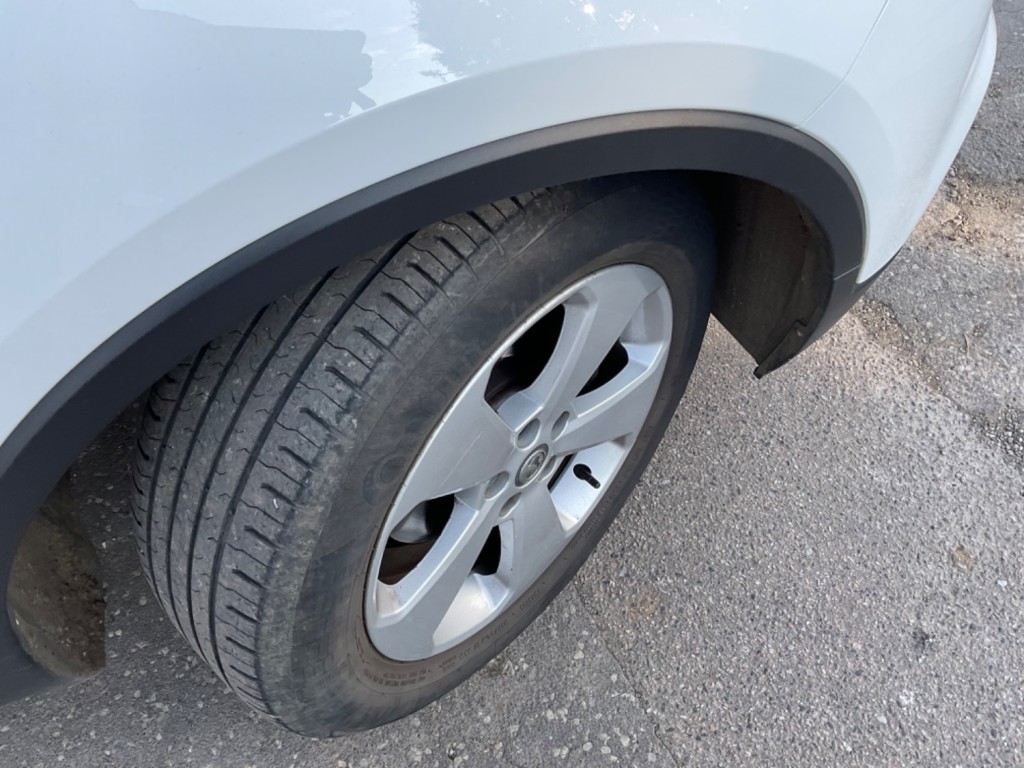 VAUXHALL MOKKA