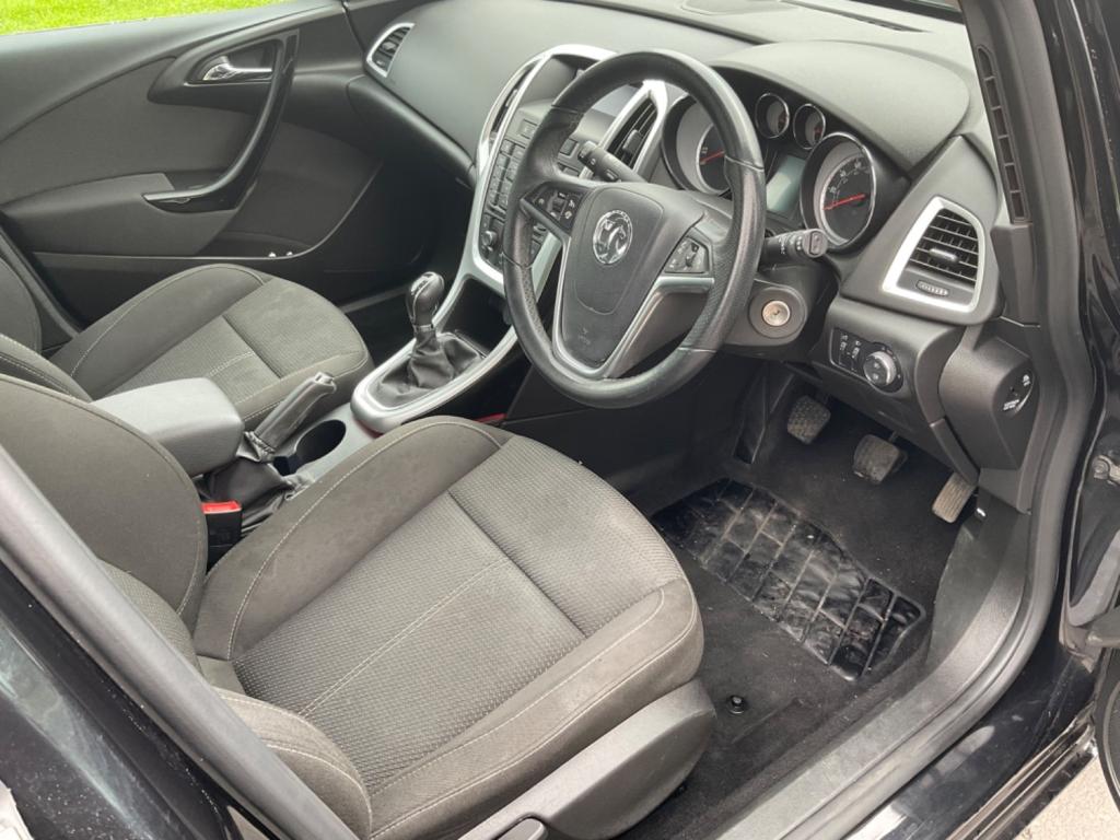 VAUXHALL ASTRA