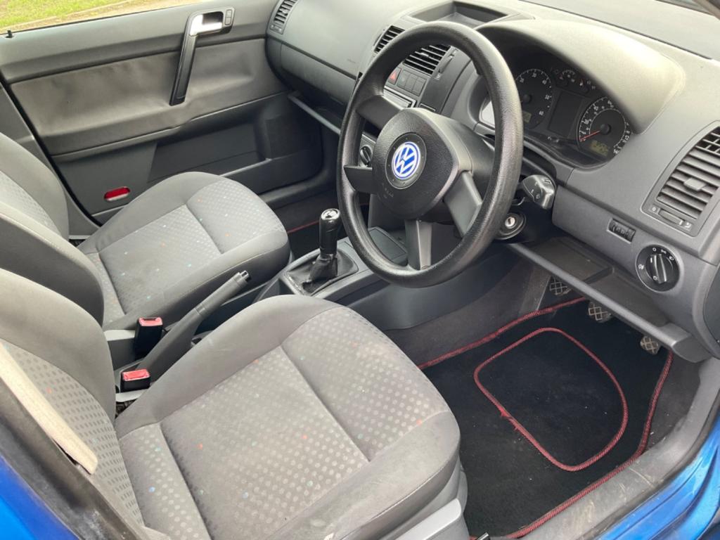 VOLKSWAGEN POLO