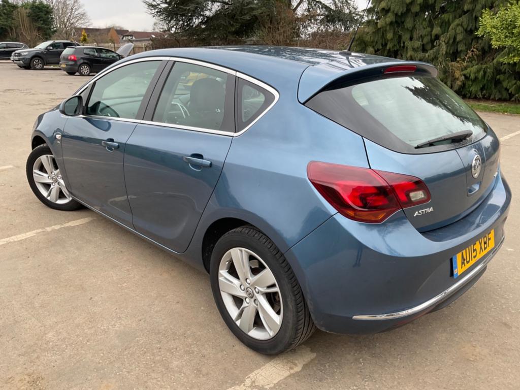 VAUXHALL ASTRA