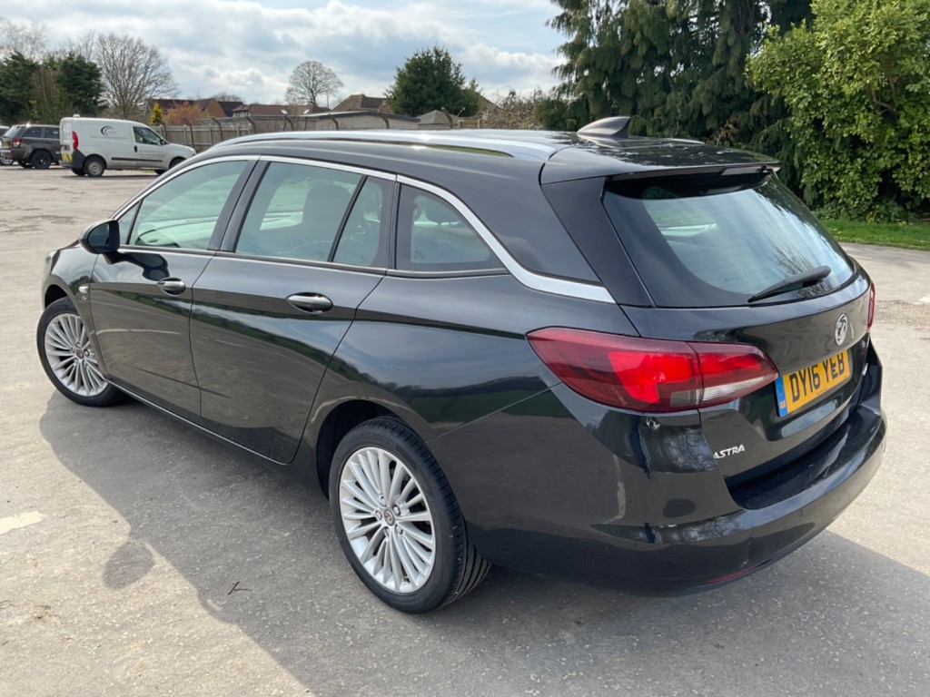 VAUXHALL ASTRA