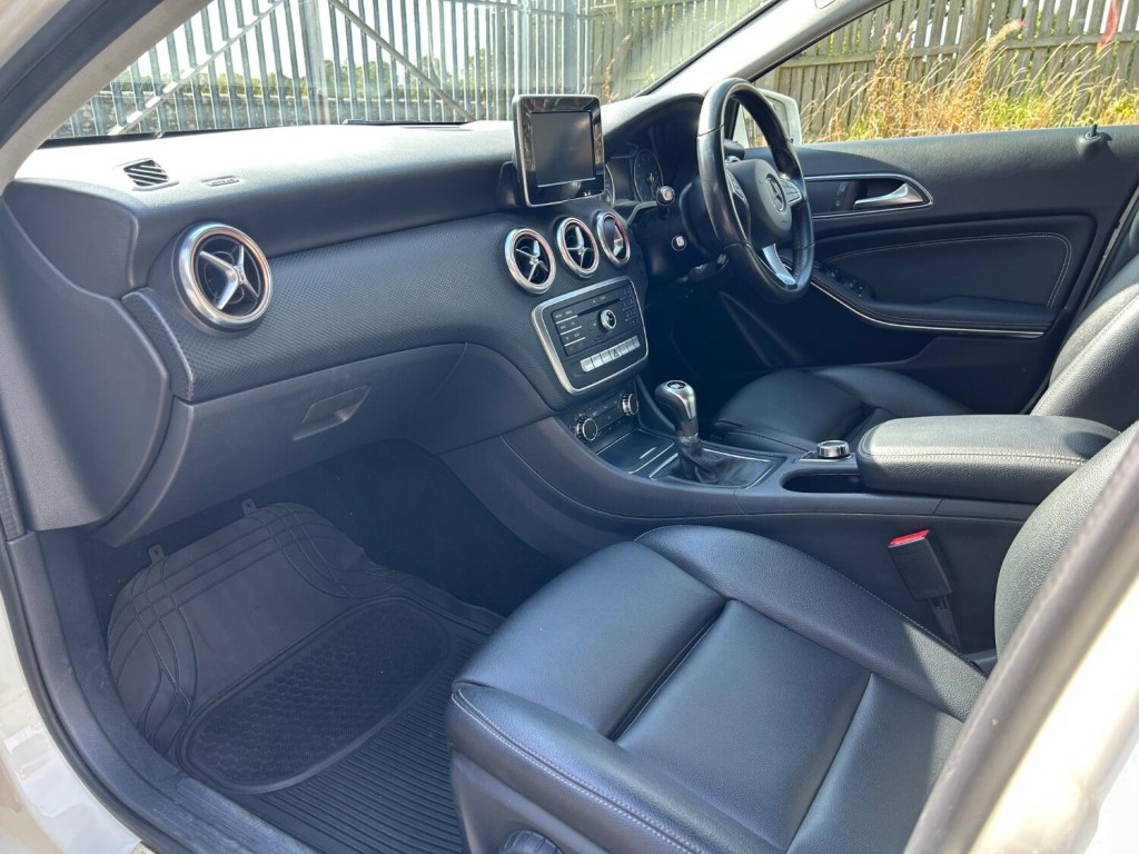 MERCEDES-BENZ A CLASS 1.6 A160 SE 2017