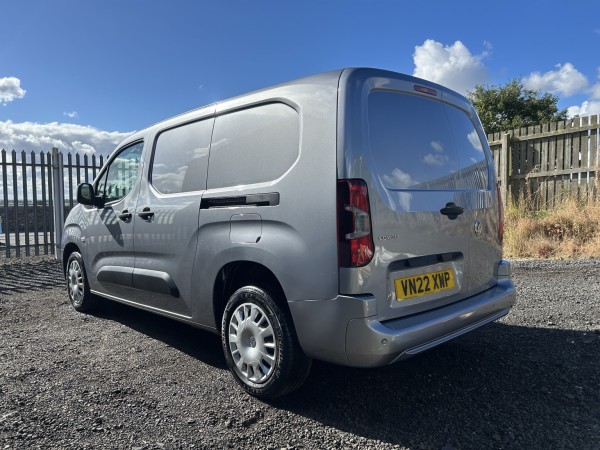 View VAUXHALL COMBO 1.5 Turbo D 2300 Sportive