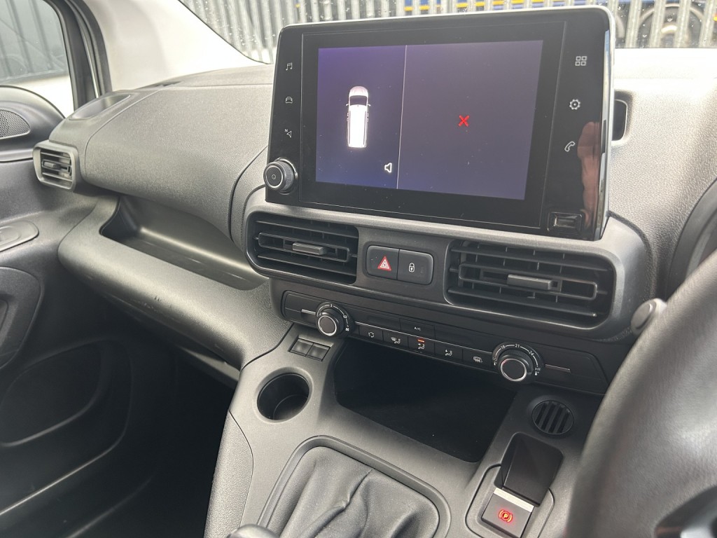 VAUXHALL COMBO 1.5 Turbo D 2300 Sportive 2021