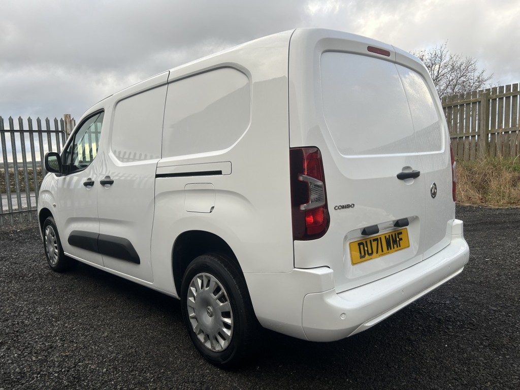 VAUXHALL COMBO 1.5 Turbo D 2300 Sportive 2021
