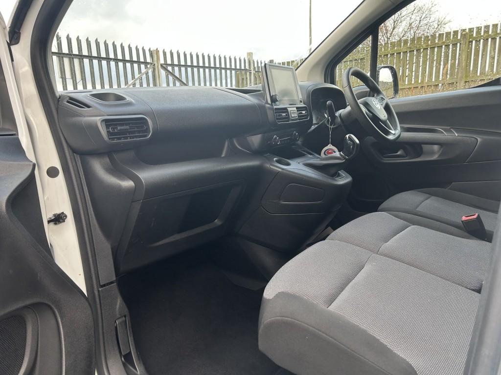 VAUXHALL COMBO 1.5 Turbo D 2300 Sportive 2021