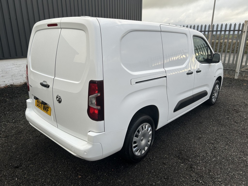 VAUXHALL COMBO 1.5 Turbo D 2300 Sportive 2021