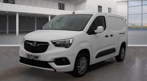 View VAUXHALL COMBO 1.5 Turbo D 2300 Sportive