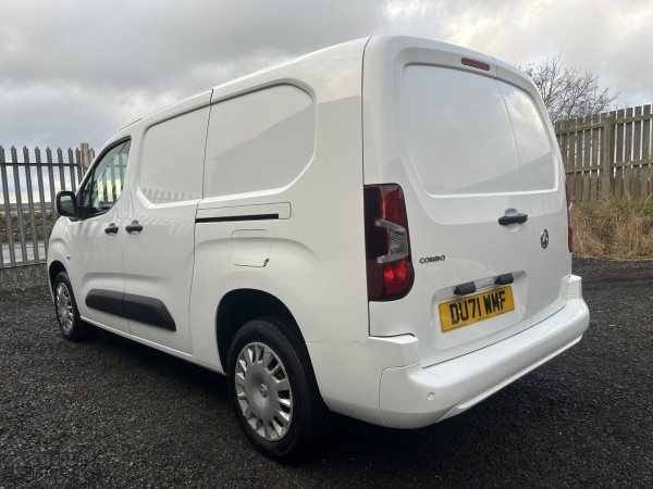 View VAUXHALL COMBO 1.5 Turbo D 2300 Sportive