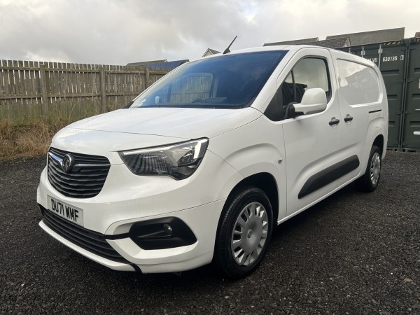 View VAUXHALL COMBO 1.5 Turbo D 2300 Sportive