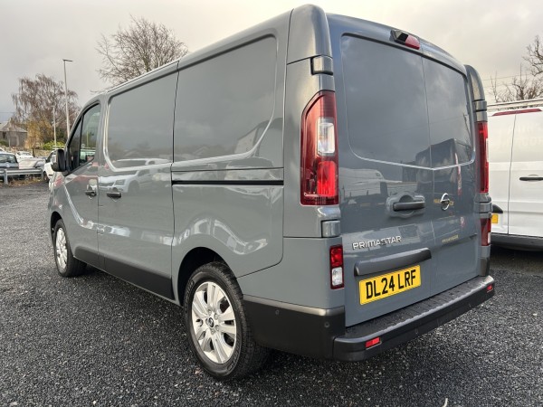 View NISSAN PRIMASTAR 2.0 dCi 30 Tekna