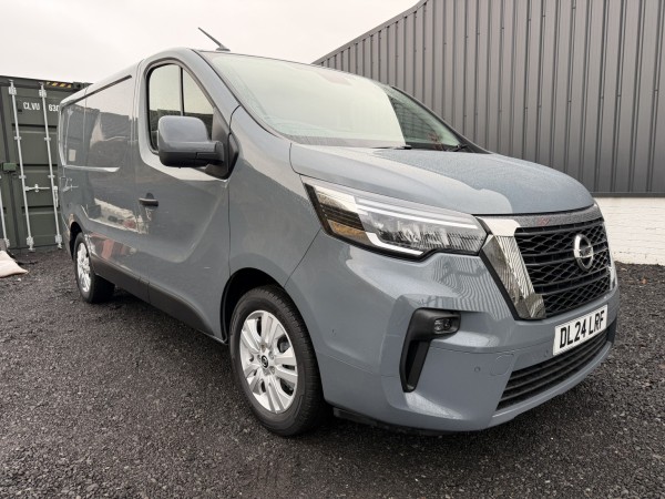 View NISSAN PRIMASTAR 2.0 dCi 30 Tekna