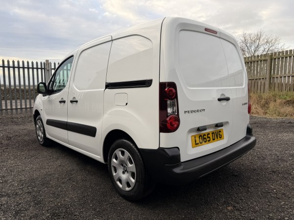 View PEUGEOT PARTNER 1.6 VTi 625 SE