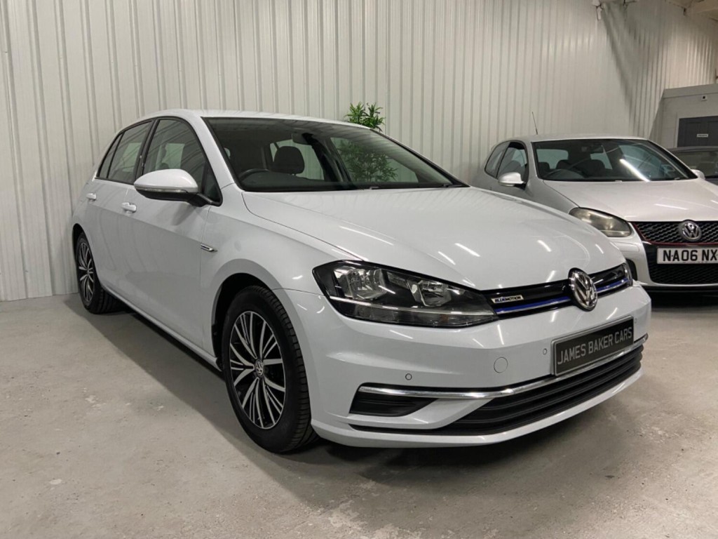 View VOLKSWAGEN GOLF 1.5 TSI EVO SE Nav