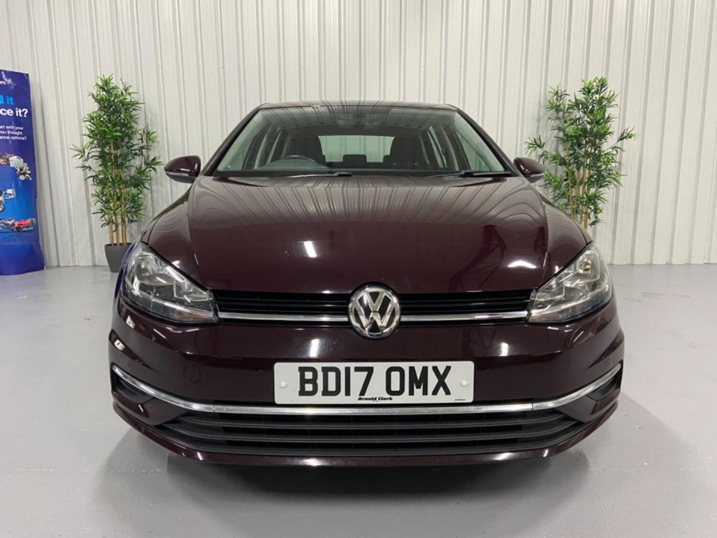 View VOLKSWAGEN GOLF 2.0 TDI BlueMotion Tech SE Nav