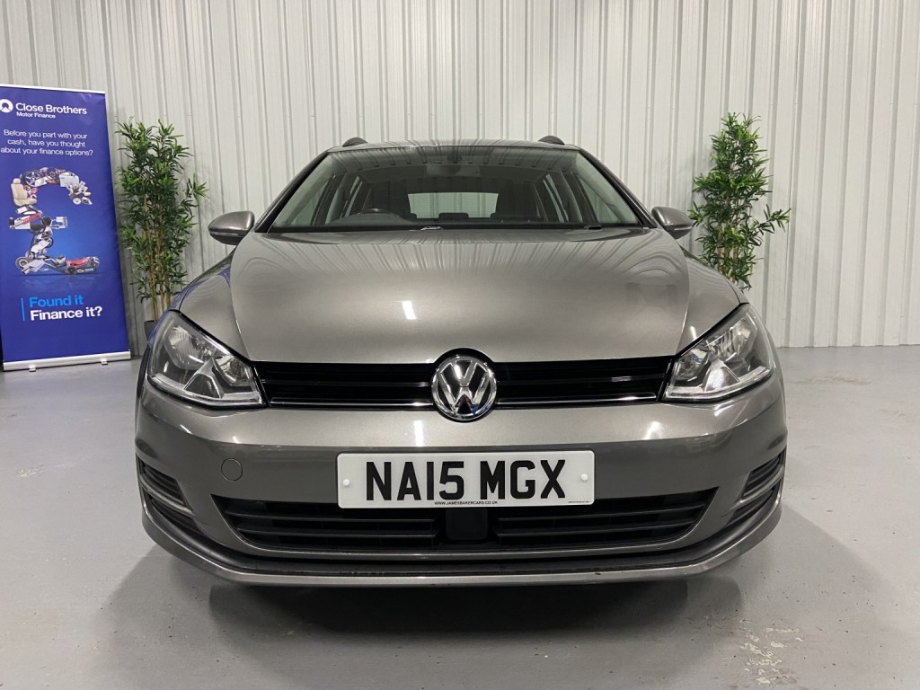 View VOLKSWAGEN GOLF 1.6 TDI BlueMotion Tech SE