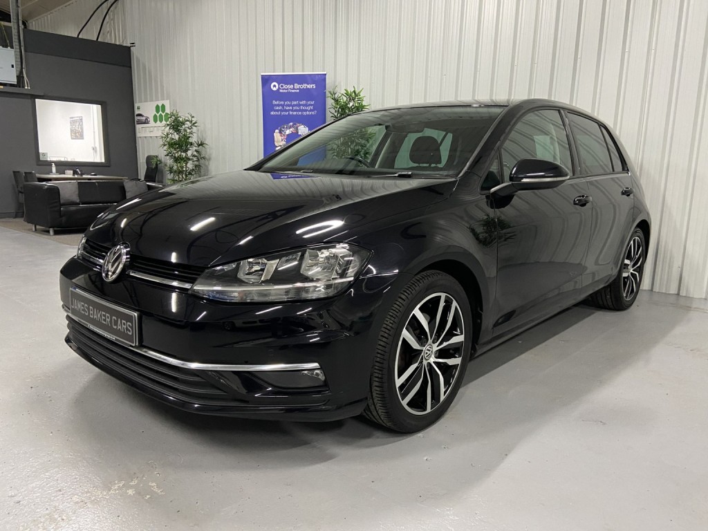 View VOLKSWAGEN GOLF 1.5 TSI EVO GT