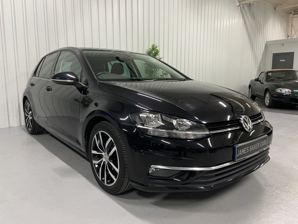 View VOLKSWAGEN GOLF 1.5 TSI EVO GT