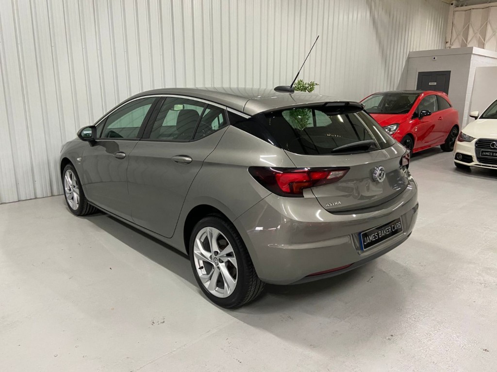 VAUXHALL ASTRA