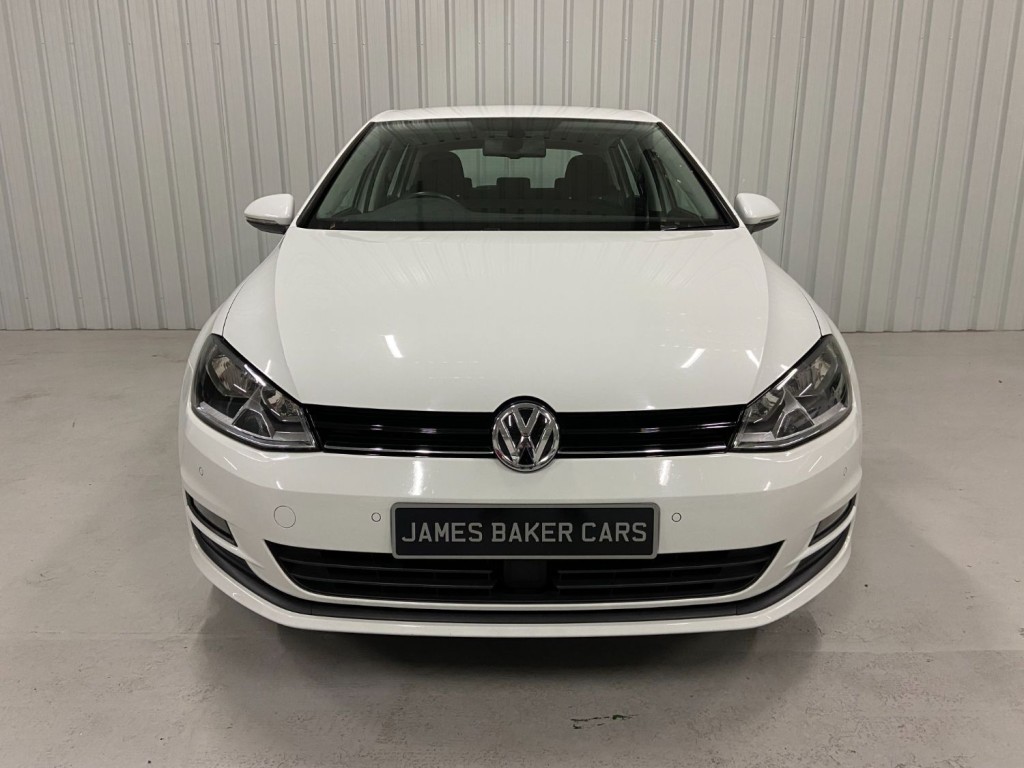 View VOLKSWAGEN GOLF 1.6 TDI Match