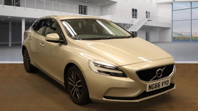 VOLVO V40