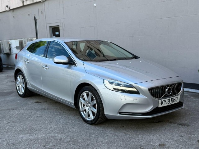 VOLVO V40