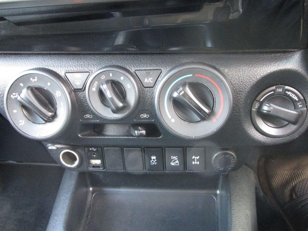 TOYOTA HILUX ICON  4X4 D-4D DCB 2018