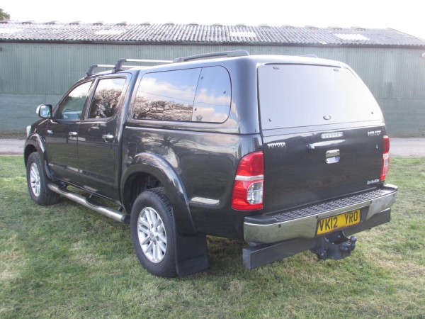 View TOYOTA HILUX INVINCIBLE 4X4 D-4D DCB